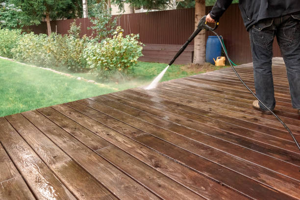 Best Pool Deck Cleaning  in Manhattan, NY